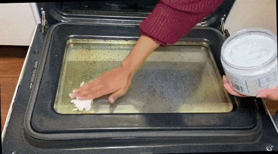 A natural oven scrub cleaner so the appliance you use to roast yummy veggies, bake sweet treats, and heat up frozen pizzas will be clean as can be.